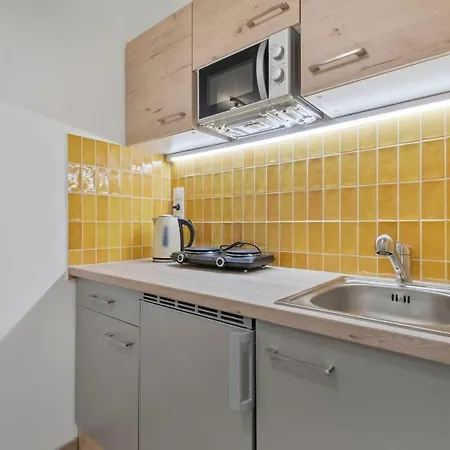 Garden Haven In Old Town ברטיסלאבה