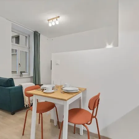 Garden Haven In Old Town *