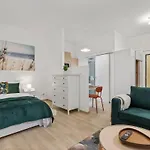 Apartment Garden Haven In Old Town